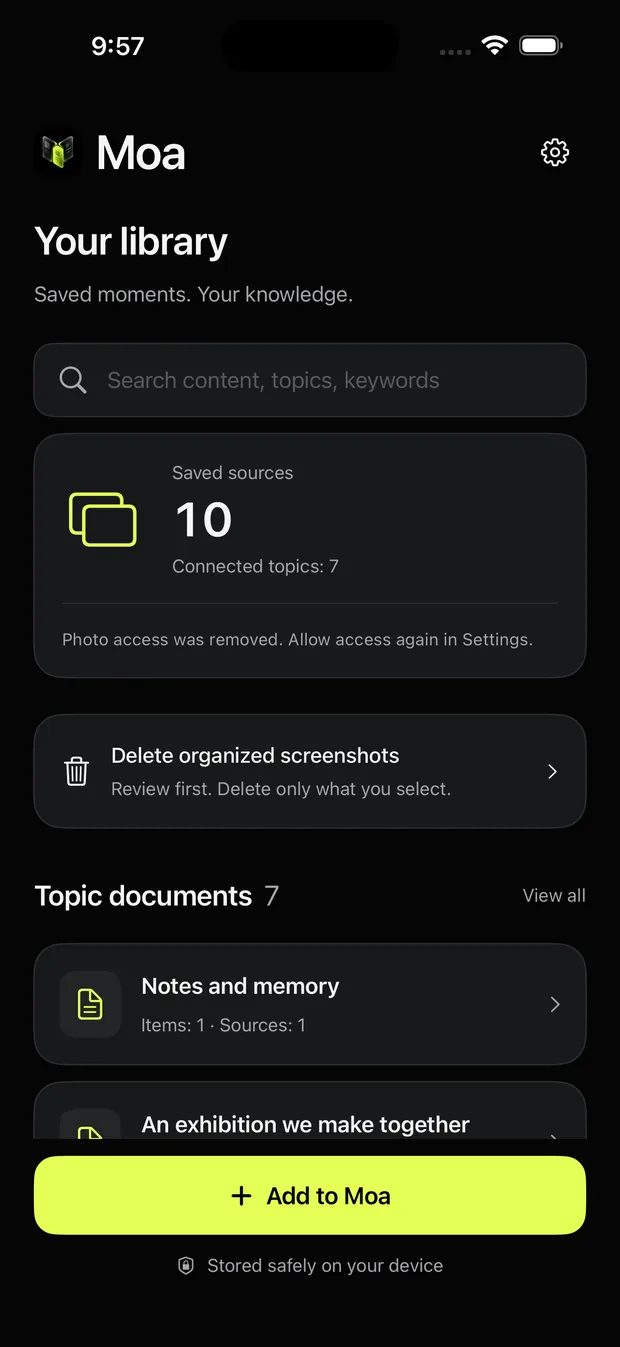 Moa screenshot organizer app: the library grouped by topic